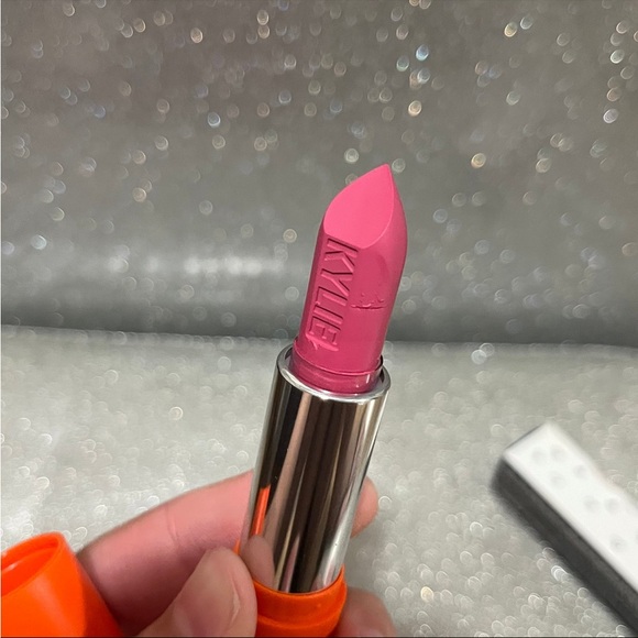 Kylie Cosmetics Matte Lipsticks Birthday Collection - Picture 8 of 10